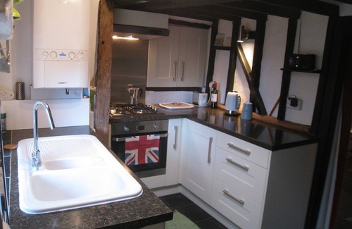 Rye Cottage | 16th Century Cottage Situated Opposite The Medieval Landgate Arch