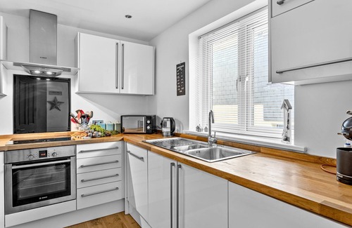 Torcross Apartment | 17 At The Beach - an apartment that sleeps 4 guests in 2 bedrooms
