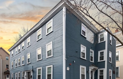 Salem Condo | *1710 House|2Br Halloween Escape| Downtown+Parking