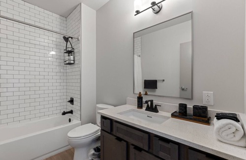 Martin Luther King Condo | 175 LEX - Walk to Rupp Arena Downtown Top Floor