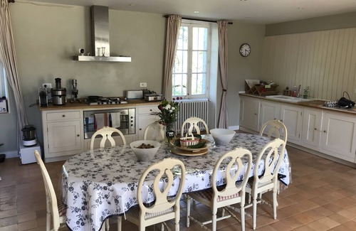 Condac House | 17th century Charentais manor house on the banks of the Charente/tennis - swimming pool