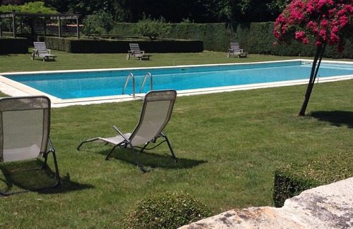 Condac House | 17th century Charentais manor house on the banks of the Charente/tennis - swimming pool