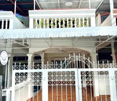 Betong Villa | 18 Again Homestay 重返18岁