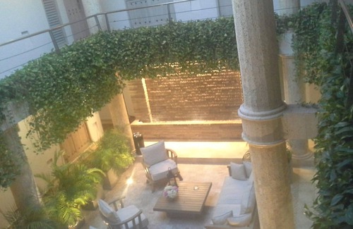 Cartagena Walled City Villa | 18 BEDROOM MEGA MANSION OLD CITY CIUDAD AMURALLADA ROOFTOP POOL SAUNA JACUZZI!