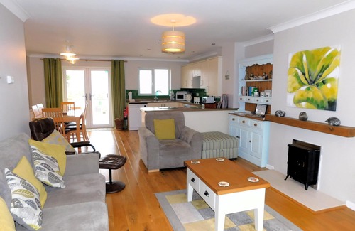 Sheringham House | 18 Marriotts Way - a house that sleeps 5 guests in 3 bedrooms