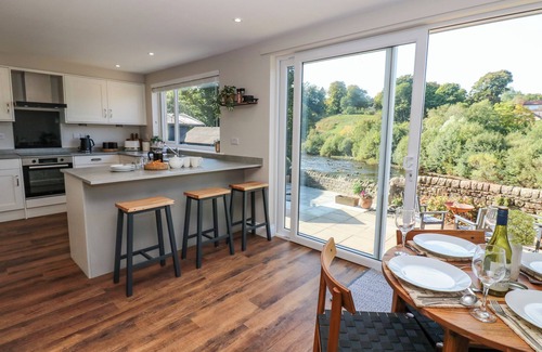 Barnard Castle Cottage | 18 THORNGATE WYND, pet friendly, with open fire in Barnard Castle