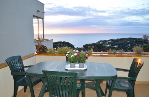 Sant Feliu de Guixols Apartment | 180° Sea view, 1 km beach, Quiet, Pool, Parking (Box), Air-conditioned, Wifi