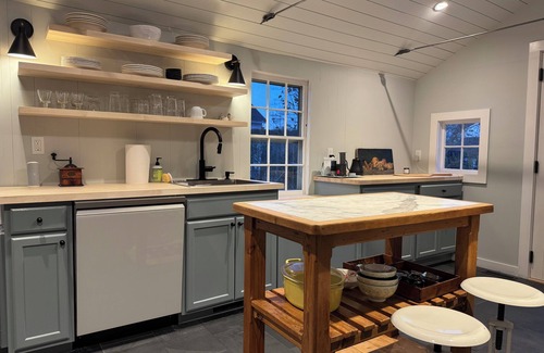 Greenport House | 1820 Whaling Captain's Home - A walk to a coffee or cocktail!