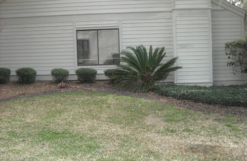 Sea Pines Villa | 185 Twin Oaks Villa on the 10th Fairway- 2BD/2BA/close to Harbour Town