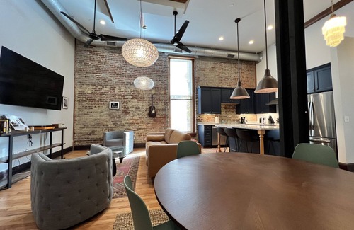 Downtown Nashville Apartment | 1882 Lofts - 201- Downtown 2nd & Church