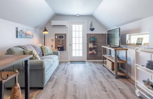 Bradenton Cottage | 1898 CarriageHouse Pool-D’town-Riverwalk