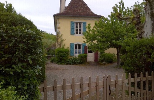 Gestas House | 18th C House, Own Pool, Mountain, River Views, peaceful and private.
