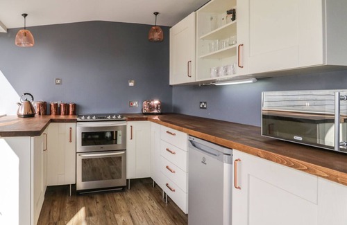 Tanygrisiau Cottage | 19 CWMORTHIN ROAD, with open fire in Tanygrisiau