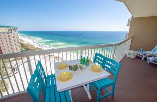 Destin Condo | 1912 | Killer Views + Tiki Bar + 3 Pools + Hot Tubs!