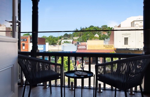 Daylesford Apartment | 1913 on Vincent Soaring ceilings and stunning Views