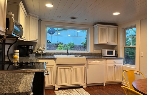 Hendersonville Cottage | 1920's Farmhouse near Dupont State Recreational Forest