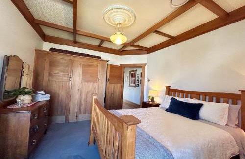 Whanganui House | 1920s Stay in Whanganui