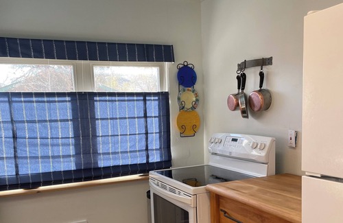 Challis Cottage | 1930's Uptown House