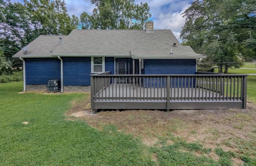 Lithonia House | 1940s Ranch : 2023 Modern Suburban Living : 25 min to DWTN ATL : Family Friendly