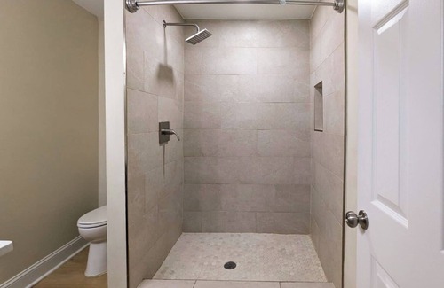 Lithonia House | 1940s Ranch : 2023 Modern Suburban Living : 25 min to DWTN ATL : Family Friendly
