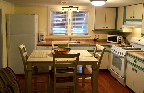 Nags Head Cottage | 1950's NAGS HEAD BEACH COTTAGE , IN EXCELLENT CONDITION840 sq ft 3 occp max