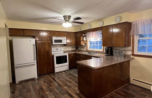 New Bedford House | 1959 Mid-Century Retro Home on 5 acres