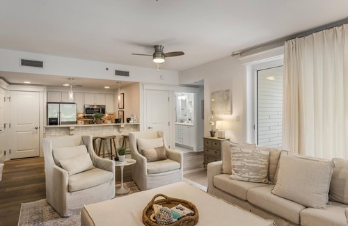 Baytowne Wharf Condo | 1B Condo W/Golf Cart at Sandestin Golf and Beach Resort