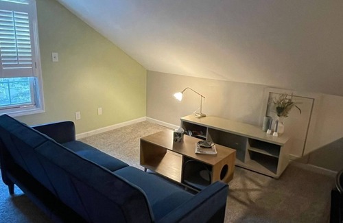 Clairmont Heights Apartment | 1bd/1ba apt. walkable area near Emory, nature trails, available Sep. 14th