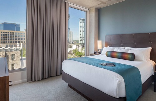 West End Resort | 1BD/Austin - Rooftop Pool & Firepit, BBQ!