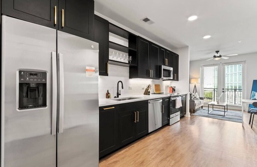 North Hyde Park Apartment | 1BD in the Heart of Tampa | Luxury Travel | Gym