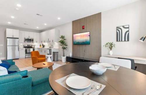 Northern Liberties Apartment | 1BD Sleeps 4 with Views - Near Fish Town and Old City