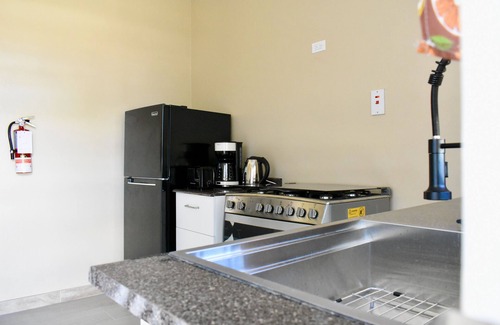 Barbican House | 1Bdrm, A/C, Wi-Fi, Washer & Dryer - Spacious Apt