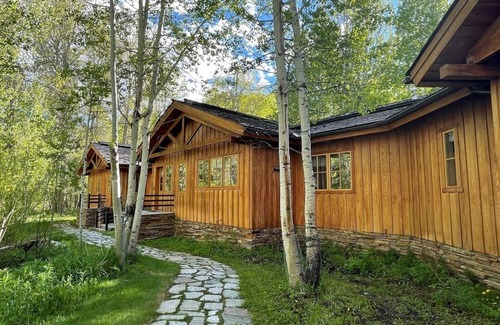 Sun Valley Cabin | 1Bedroom With 3 Bunk Beds + A Pull Out Sofa Bed
