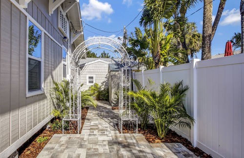 Clearwater Beach Cottage | 1BR/1BA NEW Coastal Boutique Cottage. HGTV Worthy! Sleeps 4. Steps to Beach!
