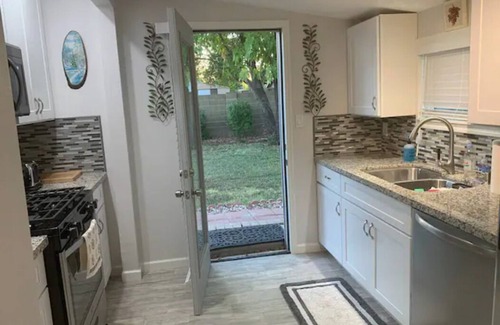 Camelback East House | 1BR/1BA Remodeled Central Phoenix Casita