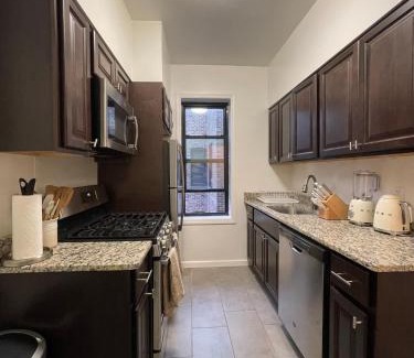 Queens Apartment | 1BR Apt in Sunnyside 15 min to Manhattan