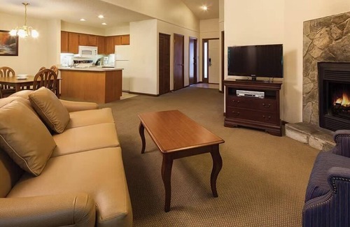 Lake Lure Condo | 1br Deluxe Condo Tennis, Boating, Golf!
