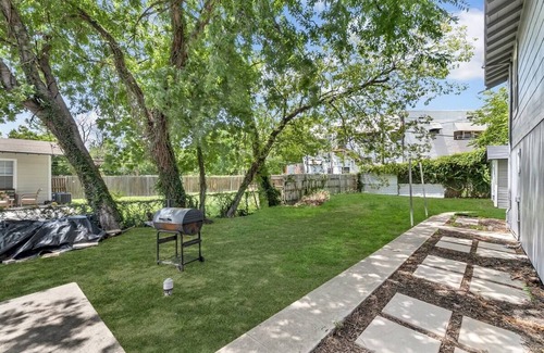 Woodlawn Lake Apartment | 1BR Guesthouse 2 Queens Near Downtown Long Stays Welcome