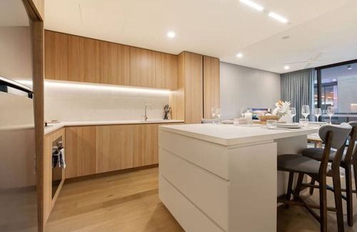 West End Apartment | 1BR Luxury apt at prime location w/carpark