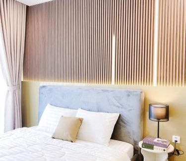 District 9 Apartment | 1BR Supper King View Vip Luxury