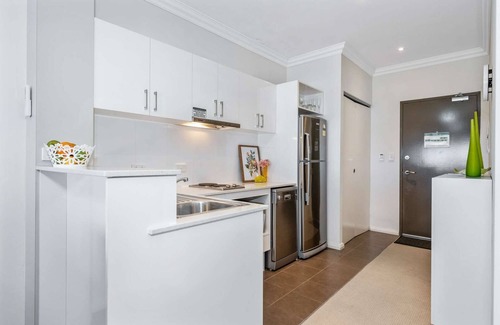 Mandurah Apartment | 1BR Urban Retreat with Views - Modern Luxury in Mandurah