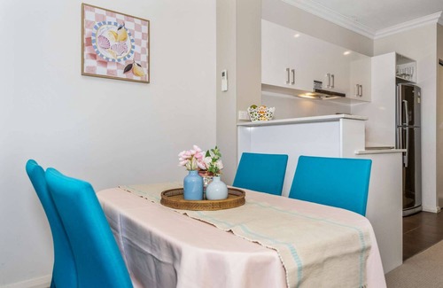 Mandurah Apartment | 1BR Urban Retreat with Views - Modern Luxury in Mandurah