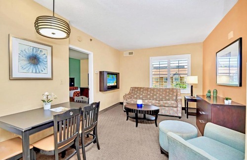 Florida Central Atlantic Coast Apartment | 1BR with Two Queen Beds - Pool and Hot Tub-Near Disney