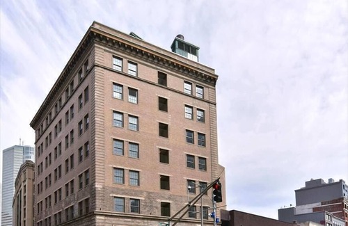Chinatown Apartment | 1BR w/In-unit Washer & Dryer & Full Bright Kitchen | Downtown Boston
