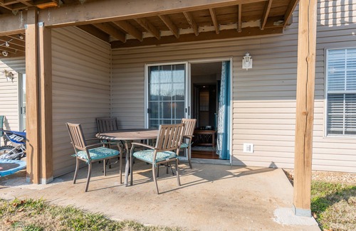 Table Rock Condo | 1BR Walk-In ~ Jetted Tub ~ Near The Strip ~ FREE TICKETS INCLUDED! (FC12-3)