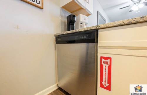 Table Rock Condo | 1BR WALK-IN~Pet Friendly ~ Resort Amenities ~ Fishing ~ FREE TICKETS INCLUDED! (PR40-10)
