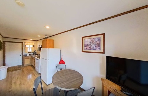 Indian Point Cabin | 1BR Waterfront Cabin w/Pool + Swim & Boat dock
