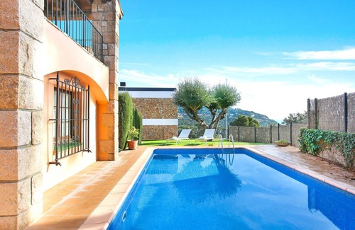 Llafranc Villa | 1ESQ 01 - 6 Bedrooms house with garden and private pool located in Llafranc 800m from the beach