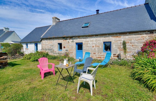 Plovan House | 1km from the beach, charming cottage for 6