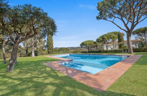 Calella de Palafrugell Apartment | 1PUIGA 02 - Cozy apartment with terrace and beautiful views of the sea located a few minutes walk from the beach of Calella de Palafrugell